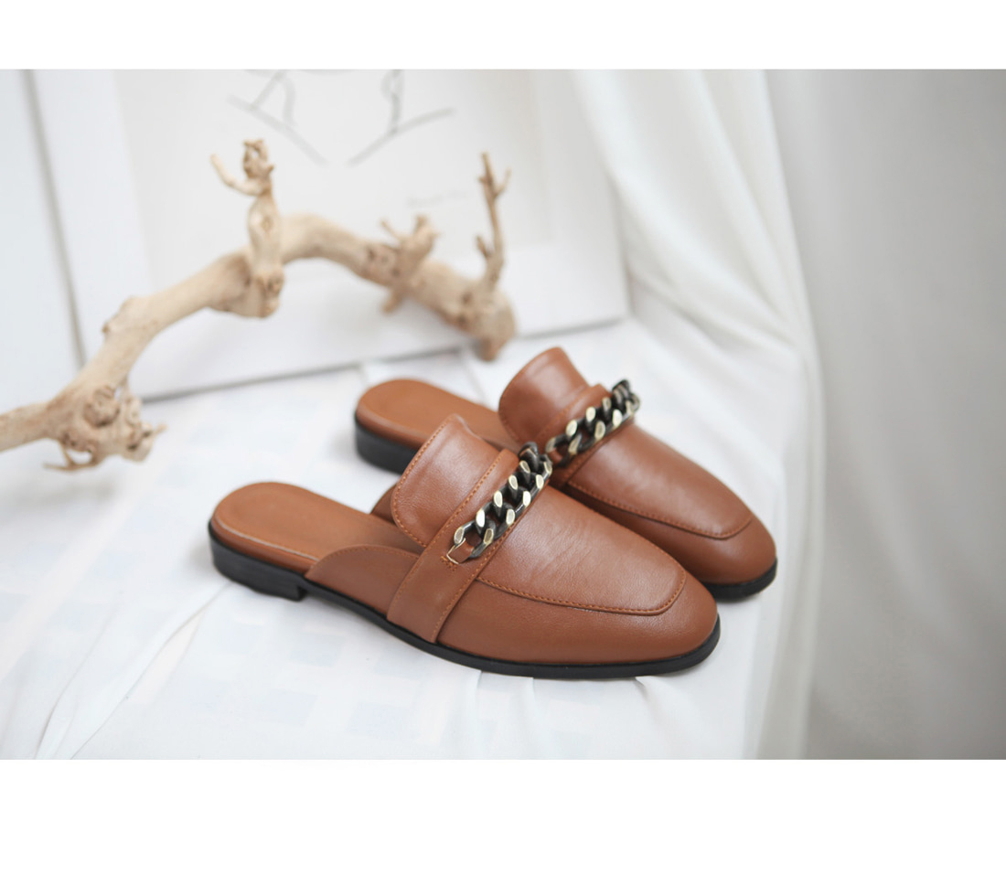 [LUC] MO.23-a9 / (2color) 라운드 스퀘어토 체인 블로퍼(3cm) 엣지 슬리퍼 여성스런 신입생화  직장인화 단아한 슈즈
