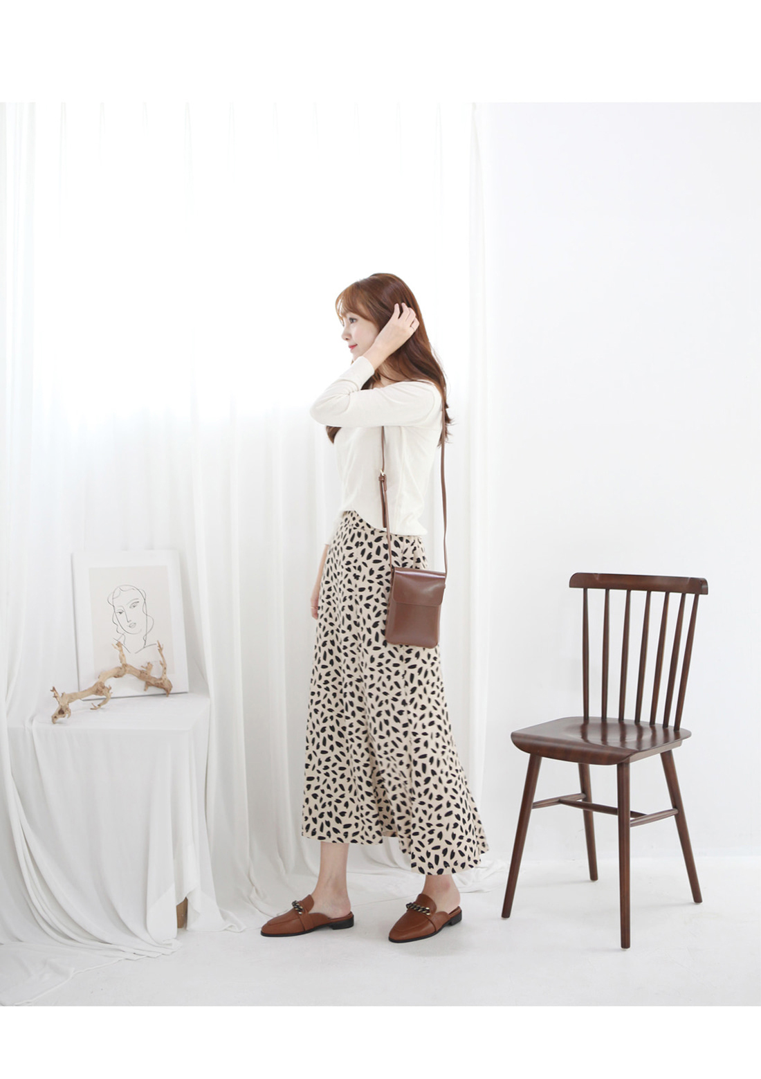[LUC] MO.23-a9 / (2color) 라운드 스퀘어토 체인 블로퍼(3cm) 엣지 슬리퍼 여성스런 신입생화  직장인화 단아한 슈즈
