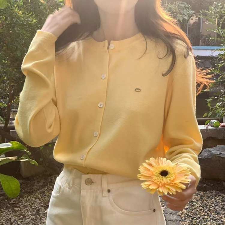 무료[ONN/[CD548]와펜 라운드넥 가디건 메탈 와펜 프론트 버튼 오픈 클로징 앞트임 시보리 밑단 숏 가디건