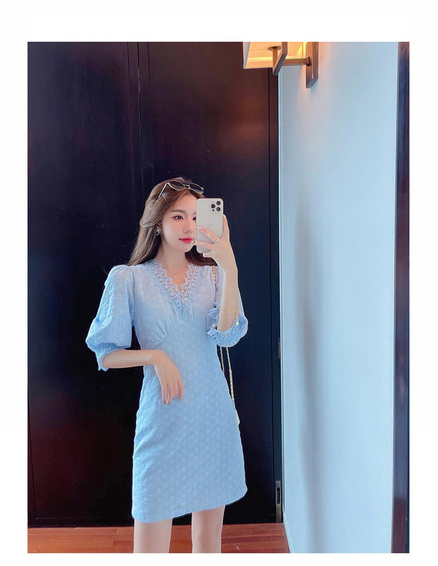 [제이스/ 브이넥 펀칭 원피스(2Color) 여름 스커트 사랑스러운 넥라인 소매밑단 레이스 브이라인 꽃무늬 