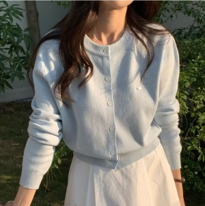 무료[ONN/[CD548]와펜 라운드넥 가디건 메탈 와펜 프론트 버튼 오픈 클로징 앞트임 시보리 밑단 숏 가디건