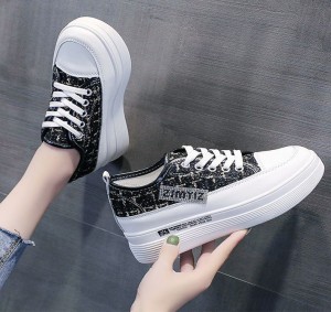 DOO 51408886편안한 여성 미끄럼 방지 키높이 스니커즈 운동화 통굽 4CM 화이트 블랙 225~250