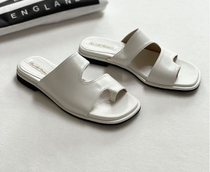 [LUC/ IM.1474 (3color) 천연가죽 스퀘어토 컷팅 플립플랍 슬리퍼(2cm) 블랙 화이트 브라운 225~250